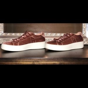 Steve Madden fuchsia velvet platform sneakers